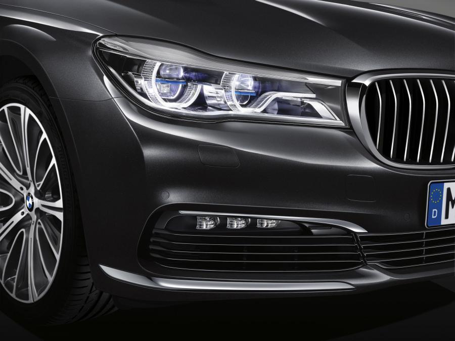  BMW 750Li xDrive 2015 года  (фото 5 из 41)